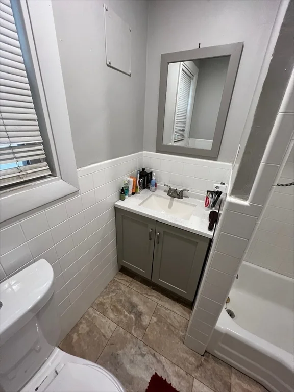 3 bed, 1 bath apartment for rent at 288 Meridian St Unit 1, East Boston — photo 16 of 24