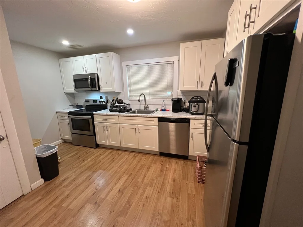 3 bed, 1 bath apartment for rent at 288 Meridian St Unit 1, East Boston — photo 4 of 24