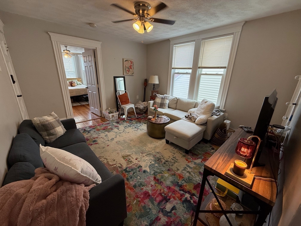 3 bed, 1 bath apartment for rent at 288 Meridian St Unit 3, East Boston — photo 5 of 32