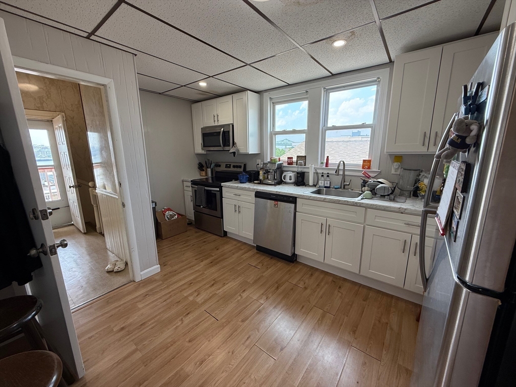 3 bed, 1 bath apartment for rent at 288 Meridian St Unit 3, East Boston — photo 2 of 32