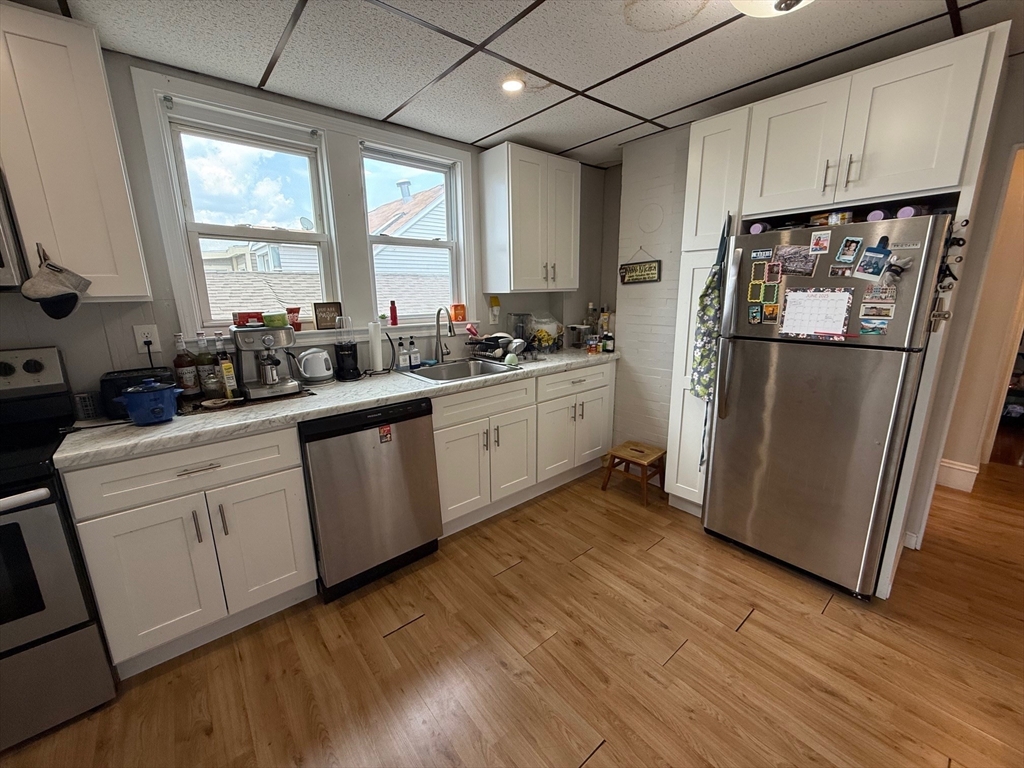 3 bed, 1 bath apartment for rent at 288 Meridian St Unit 3, East Boston — photo 3 of 32