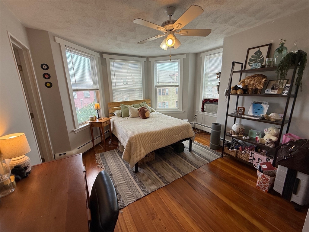 3 bed, 1 bath apartment for rent at 288 Meridian St Unit 3, East Boston — photo 14 of 32