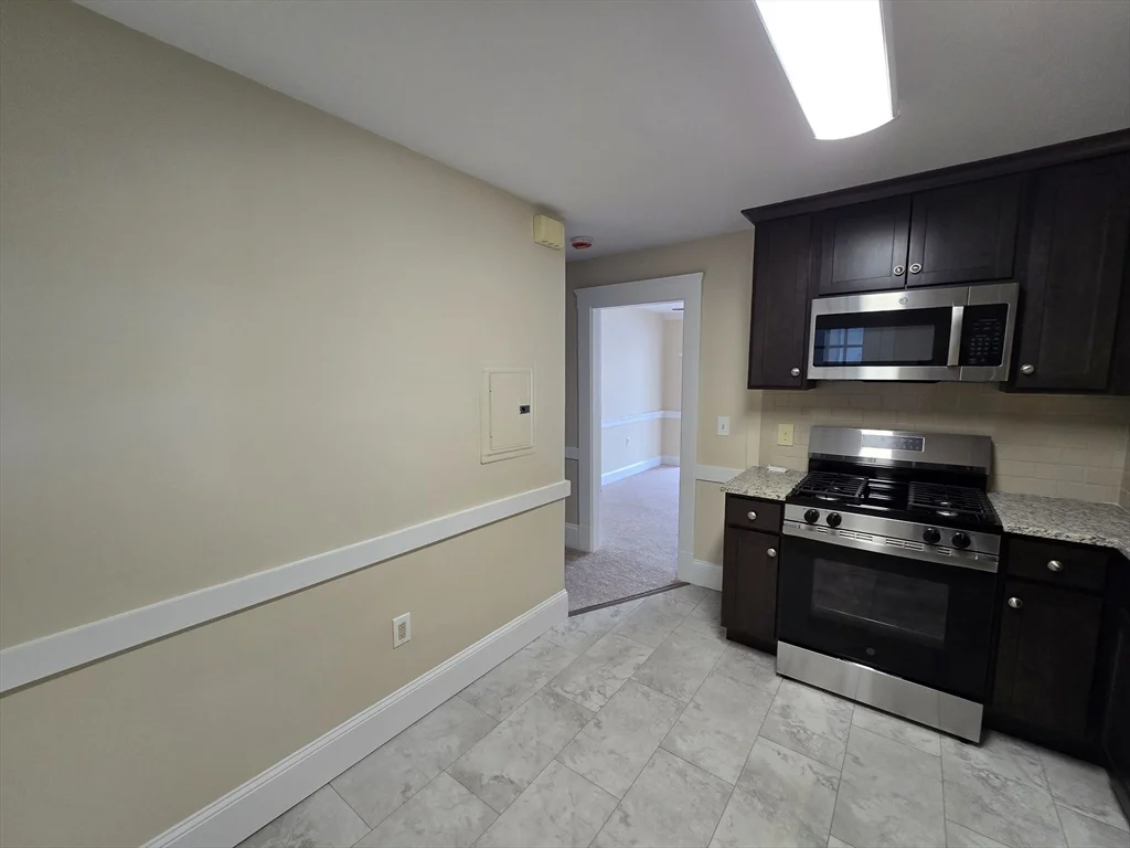 2 bed, 1 bath apartment for rent at 288 Pleasant St Unit 7, Stoughton — photo 4 of 24