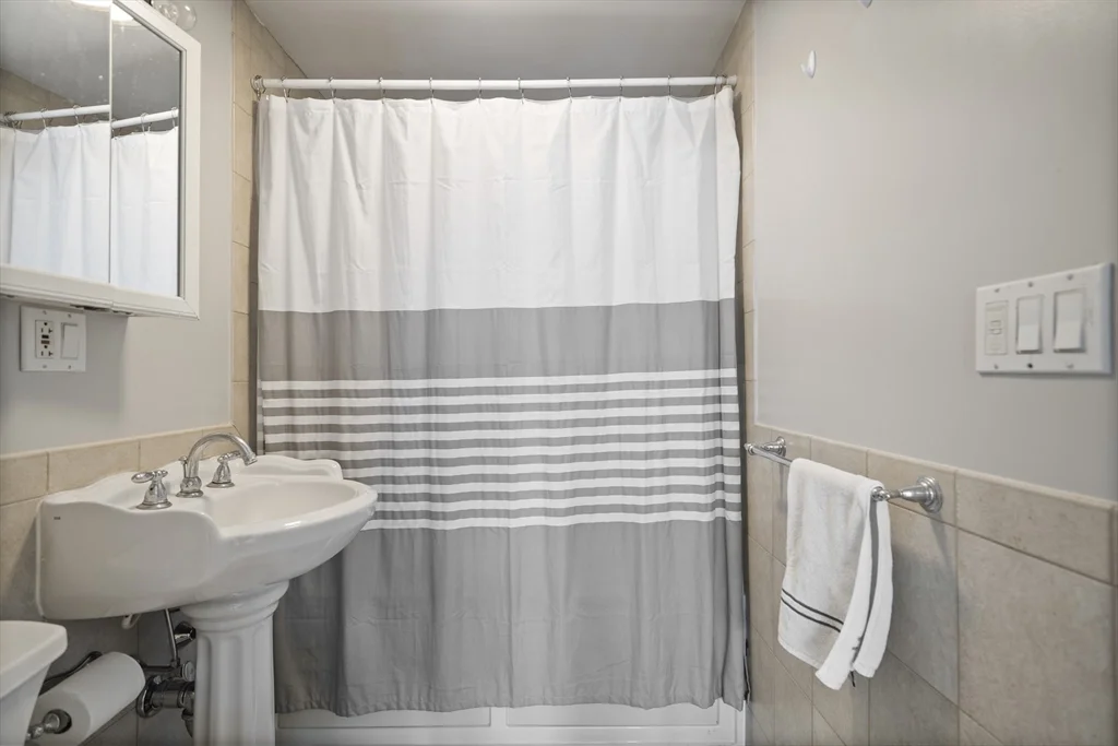 1 bed, 1 bath apartment for rent at 288 W 3rd St Unit 3, South Boston — photo 7 of 10