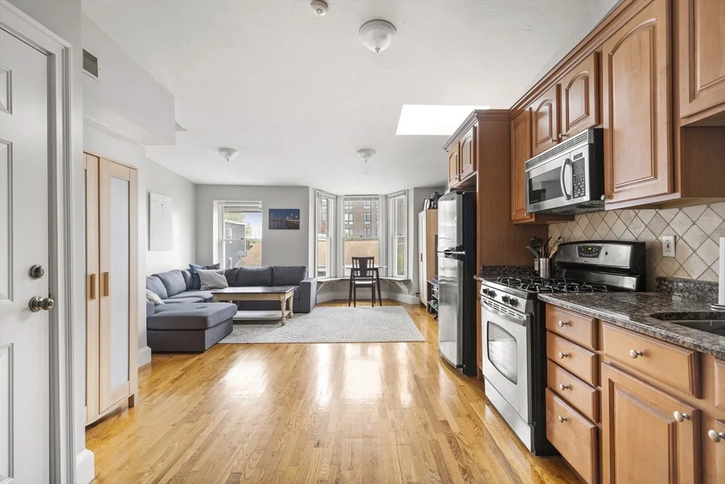 1 bed, 1 bath apartment for rent at 288 W 3rd St Unit 3, South Boston
