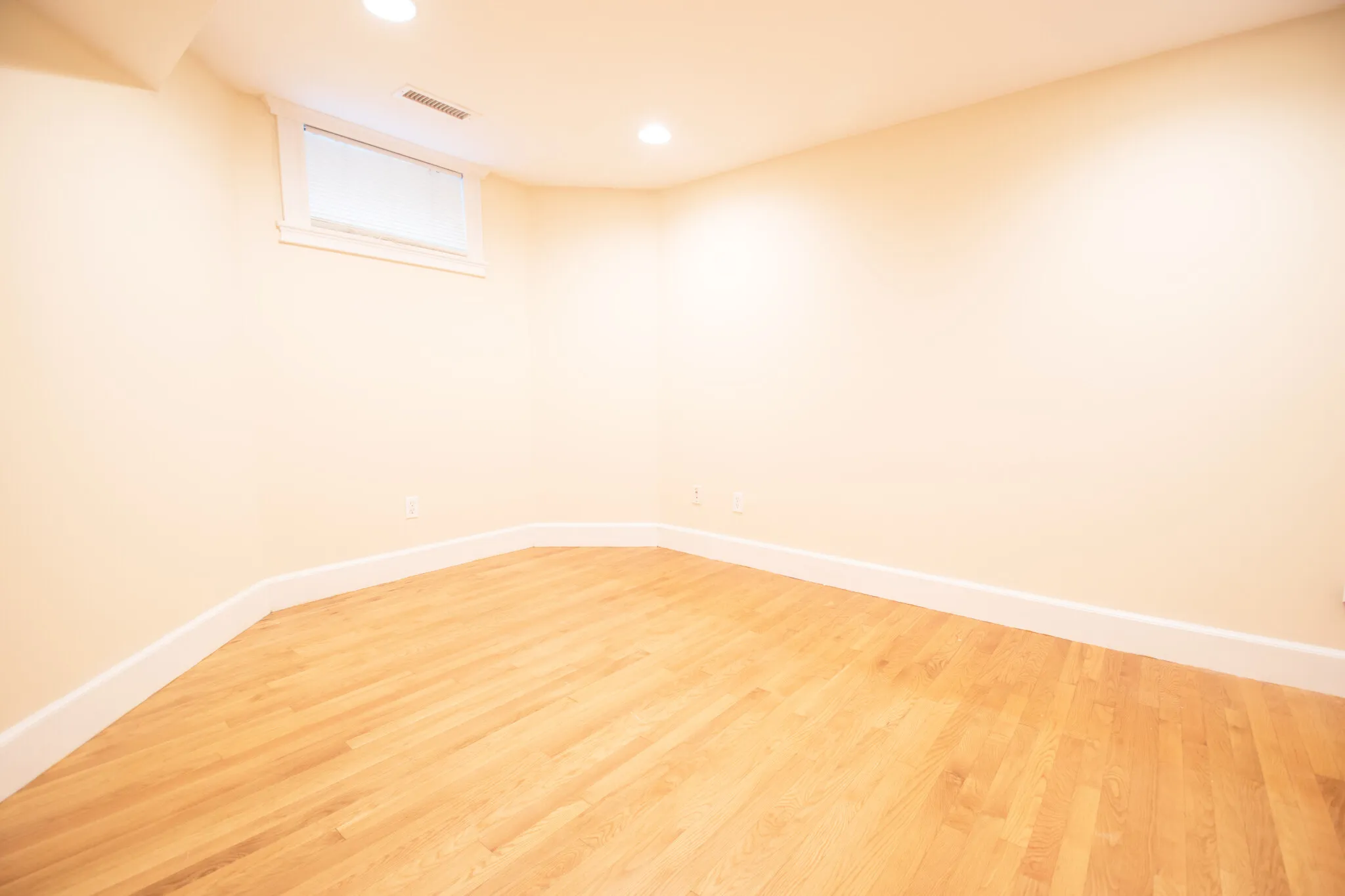 4 bed, 3.5 bath apartment for rent at 288 Western Ave Unit 1, Riverside — photo 8 of 14