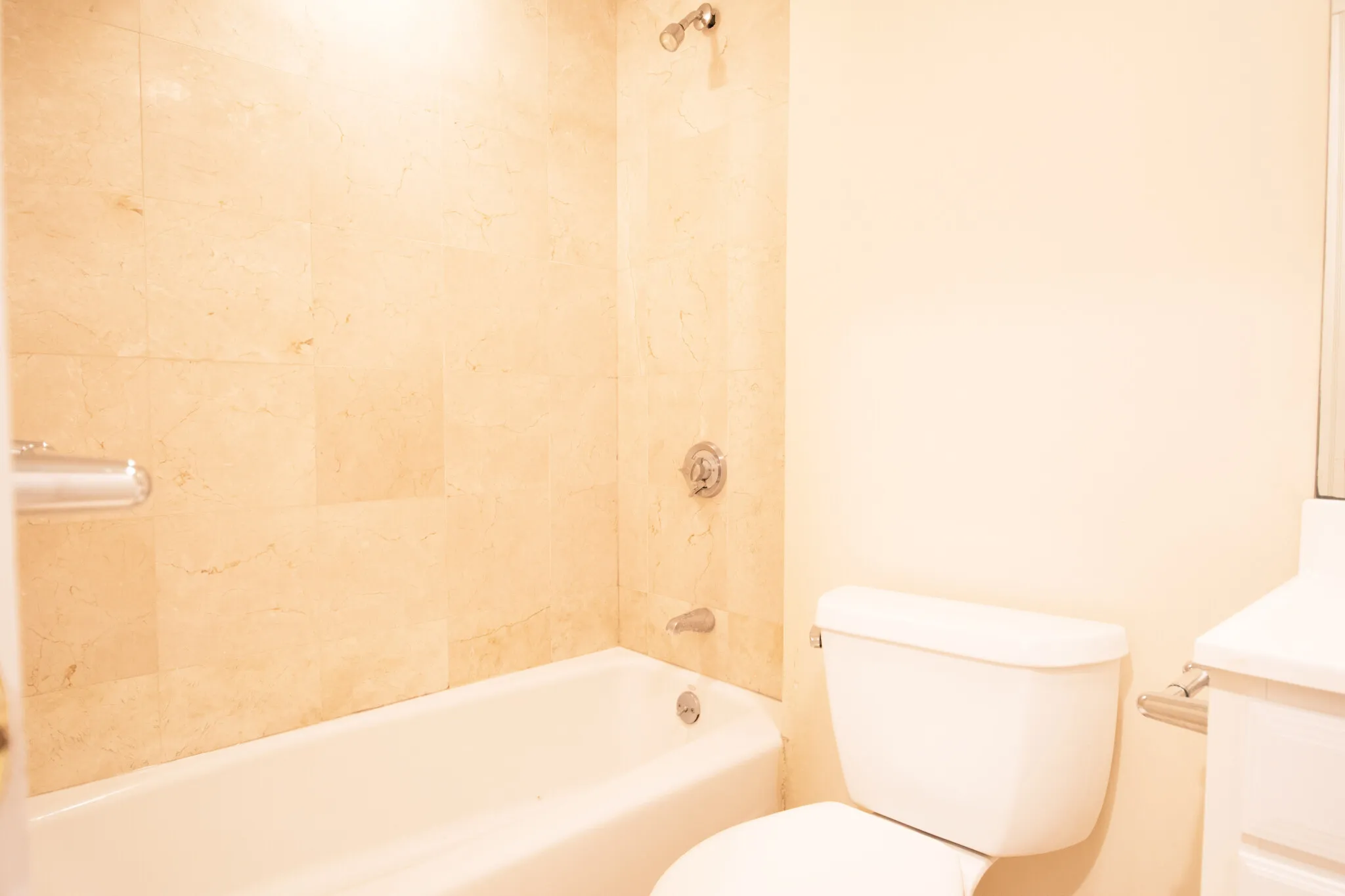 4 bed, 3.5 bath apartment for rent at 288 Western Ave Unit 1, Riverside — photo 9 of 14