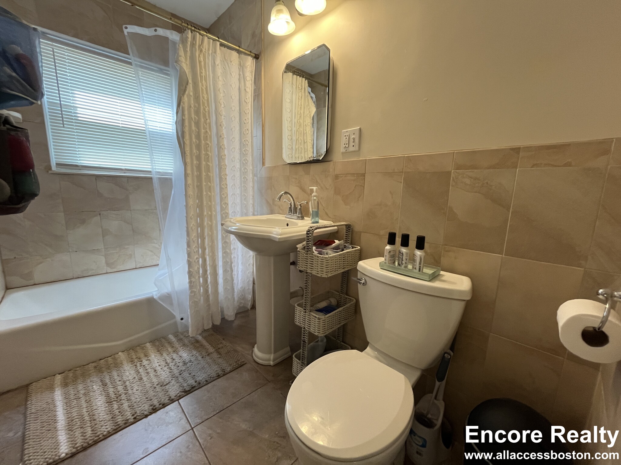 4 bed, 1 bath apartment for rent at 289 Foster St Unit 1d, Brighton — photo 15 of 23