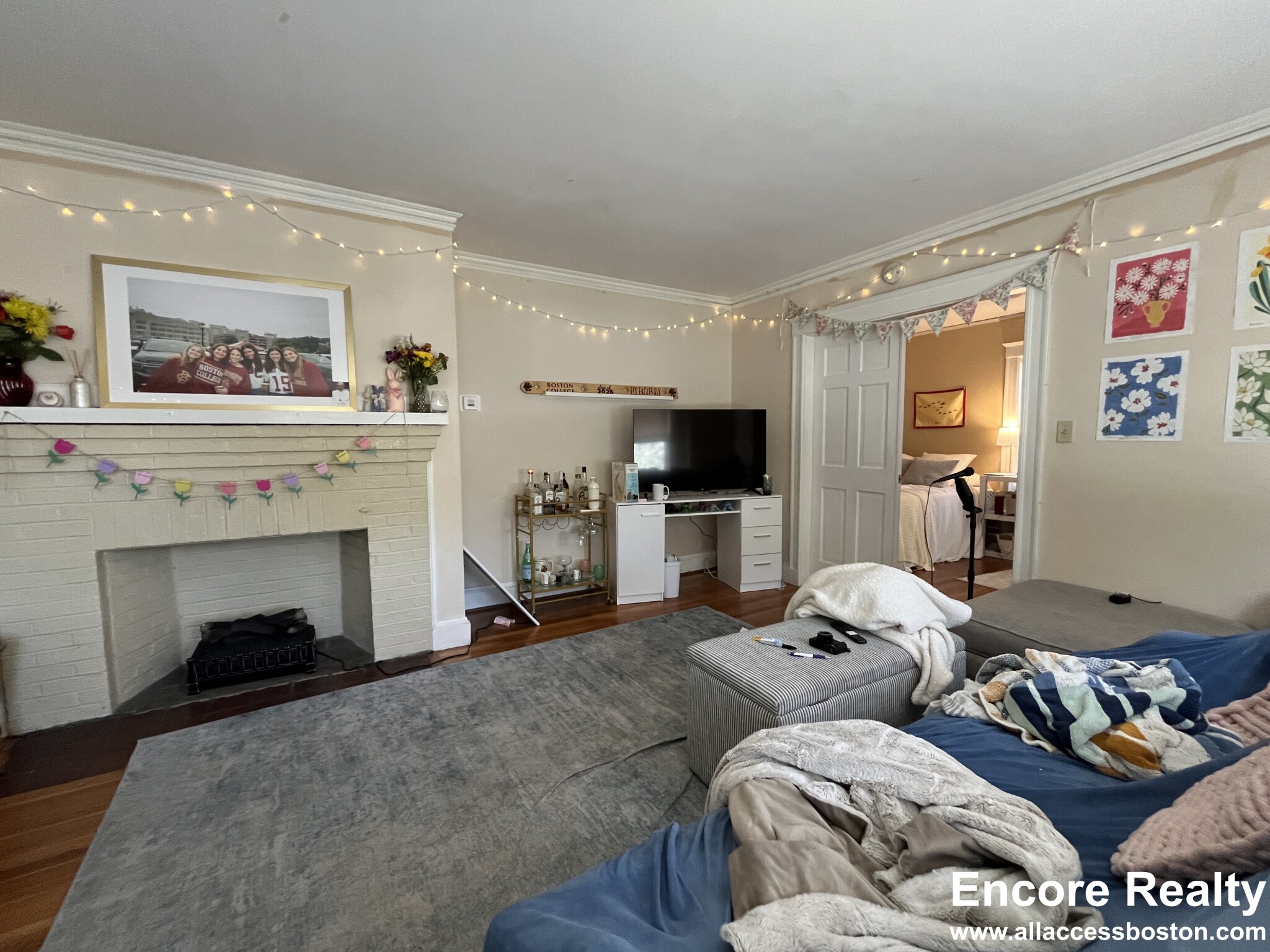 4 bed, 1 bath apartment for rent at 289 Foster St Unit 1d, Brighton — photo 3 of 23