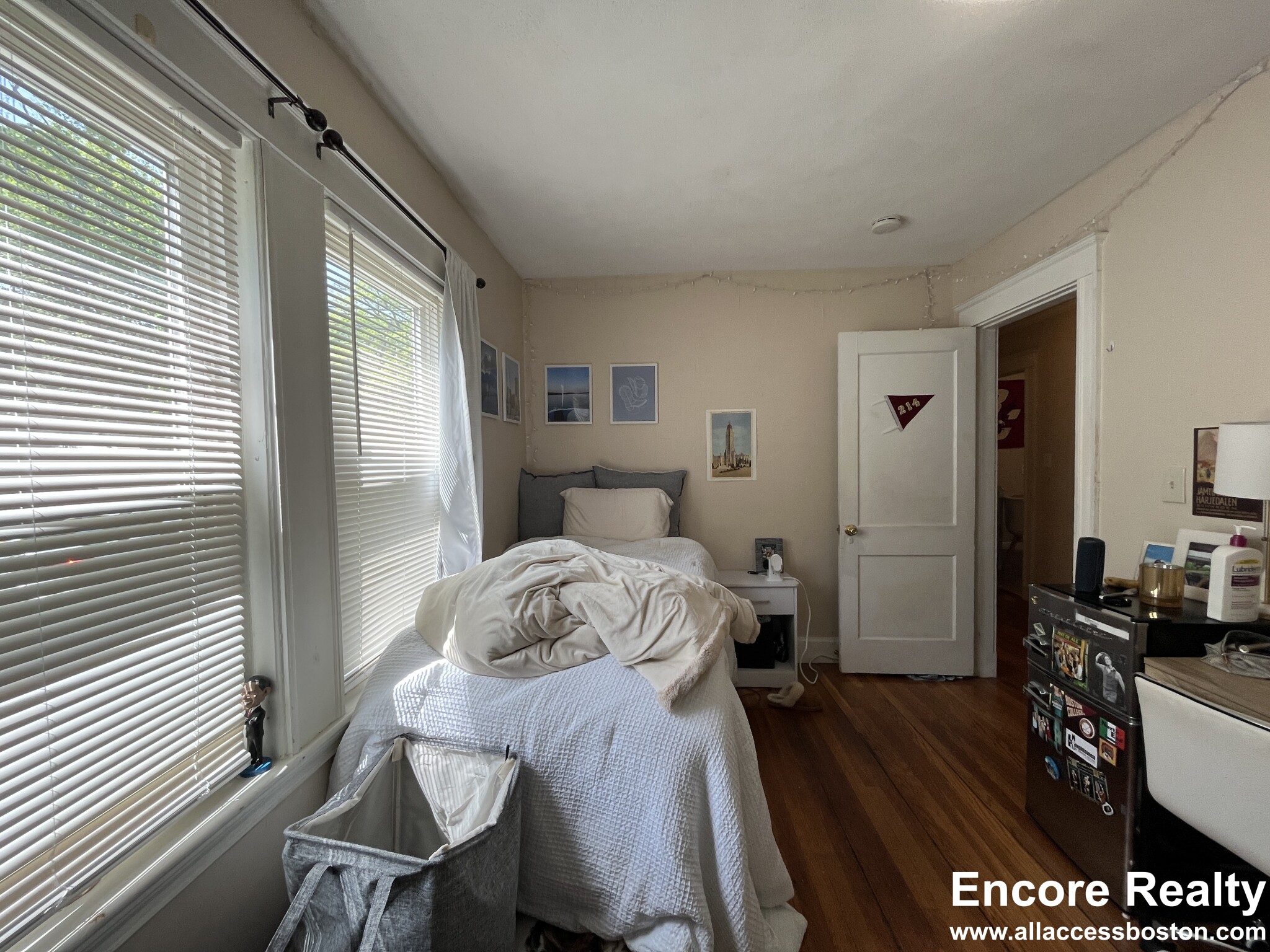 4 bed, 1 bath apartment for rent at 289 Foster St Unit 1d, Brighton — photo 14 of 23