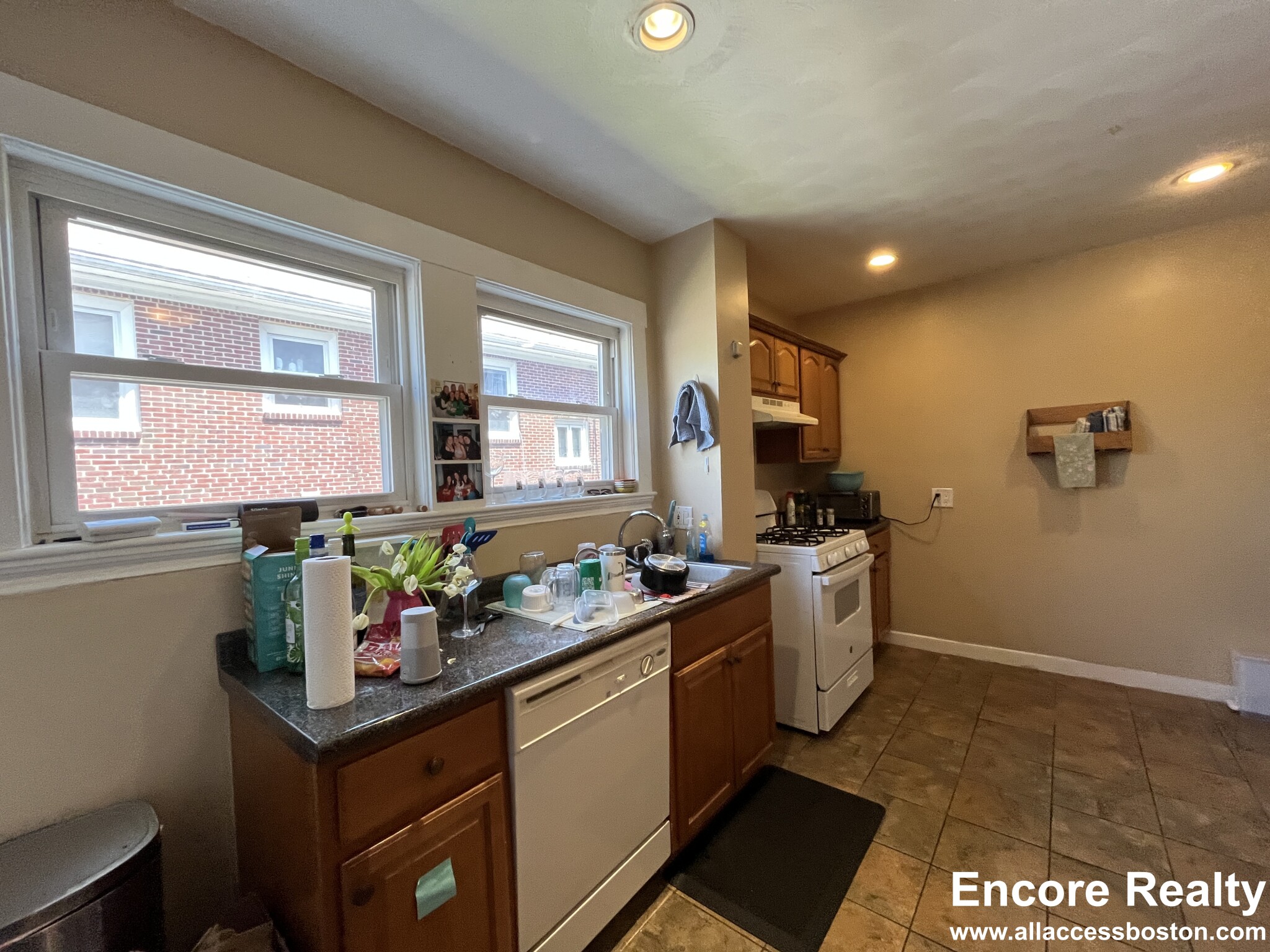 4 bed, 1 bath apartment for rent at 289 Foster St Unit 1d, Brighton — photo 7 of 23