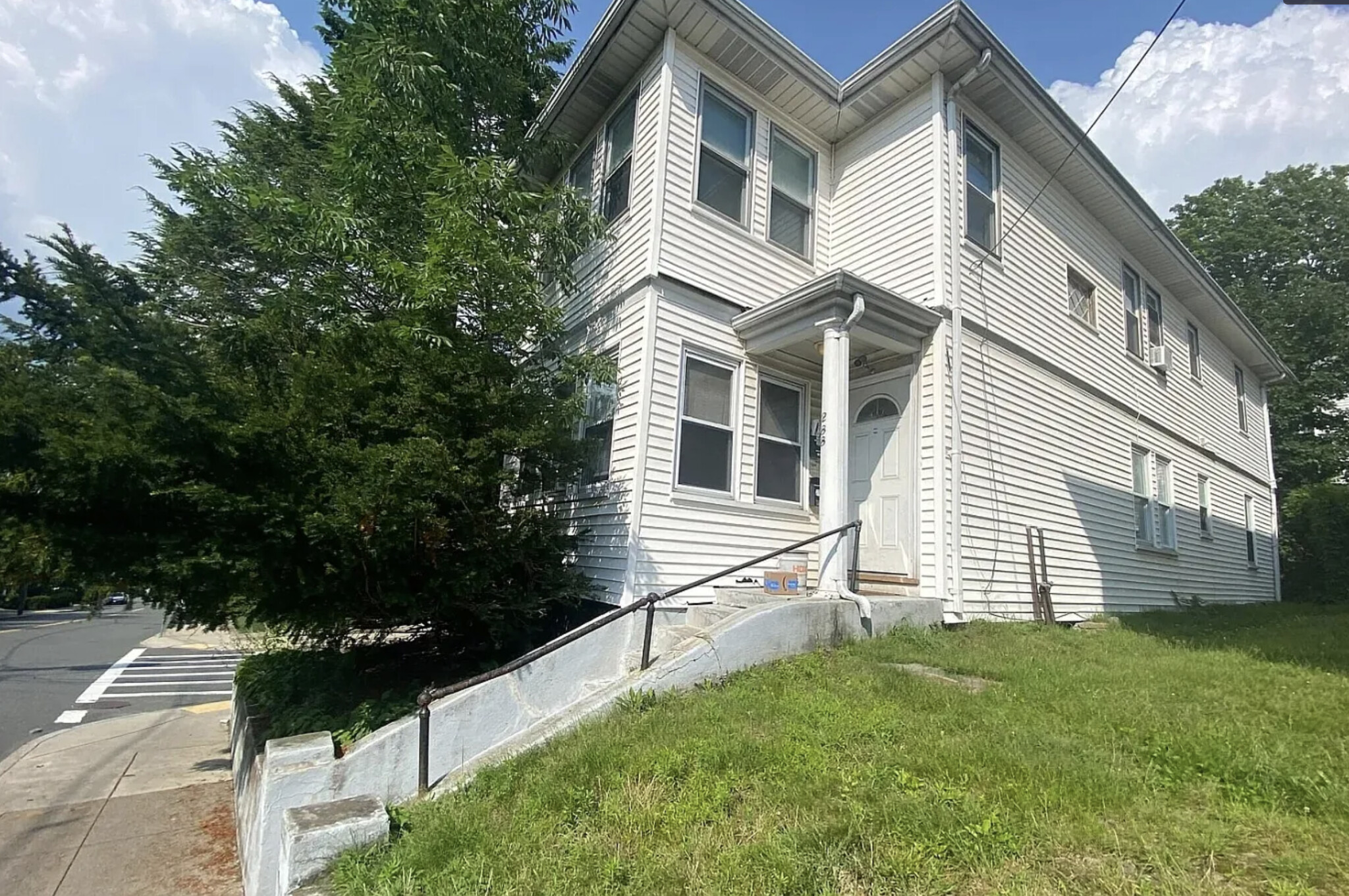 4 bed, 1 bath apartment for rent at 289 Foster Unit 1, Brighton