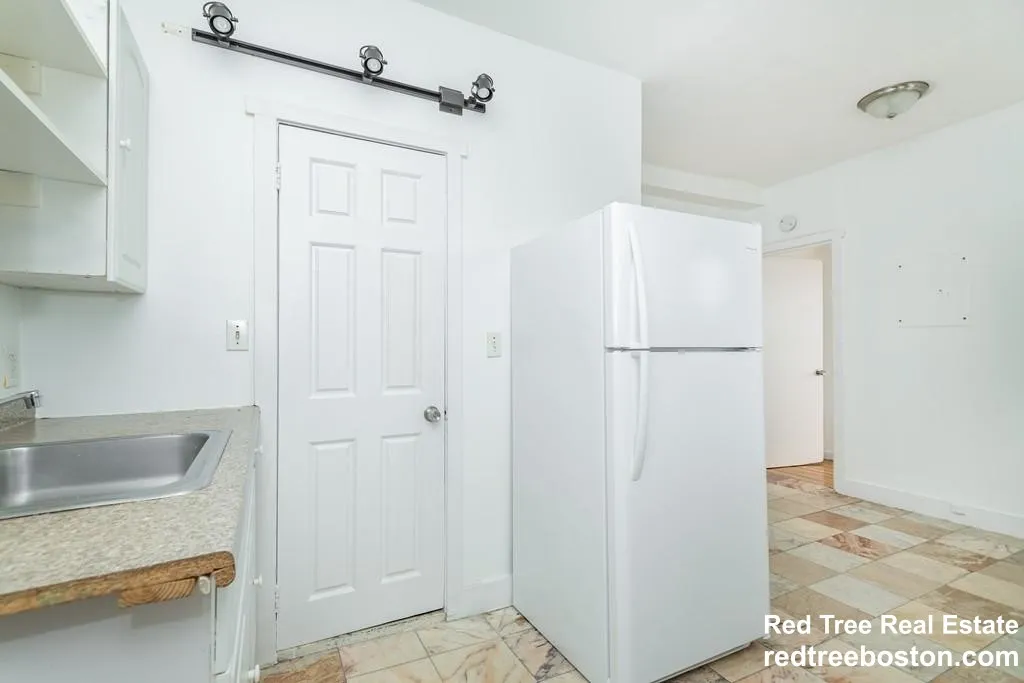 1 bed, 1 bath apartment for rent at 289 Hancock St Unit 1, Dorchester — photo 7 of 11