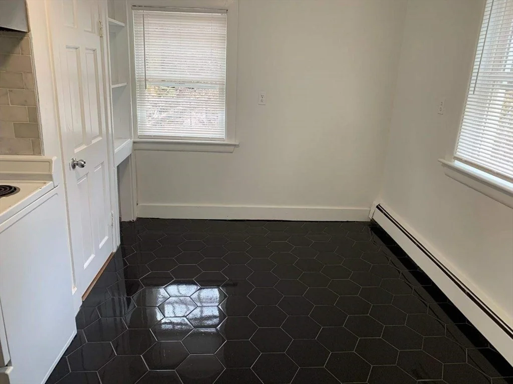 2 bed, 1 bath apartment for rent at 289 Hancock St Unit 4, Dorchester — photo 3 of 9