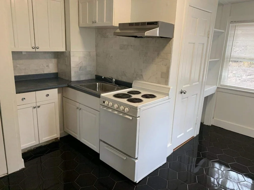 2 bed, 1 bath apartment for rent at 289 Hancock St Unit 4, Dorchester
