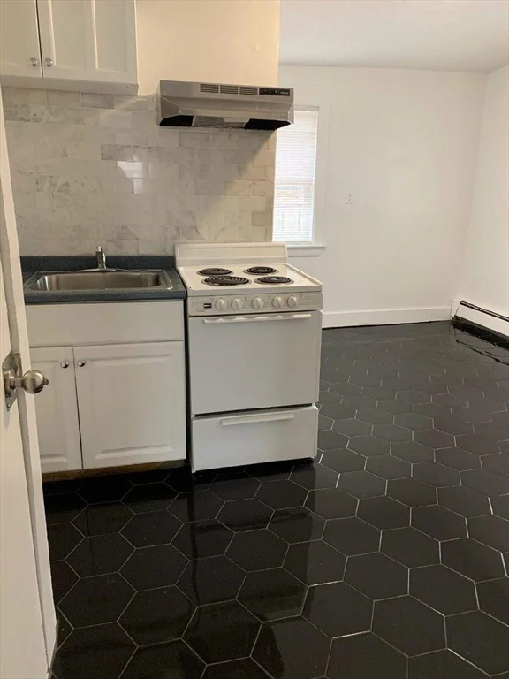 2 bed, 1 bath apartment for rent at 289 Hancock St Unit 4, Dorchester — photo 2 of 9