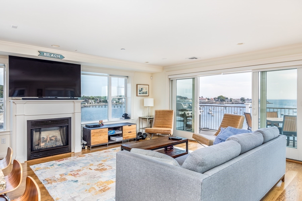 2 bed, 2 bath apartment for rent at 289 Humphrey St Unit 3, Swampscott — photo 1 of 12