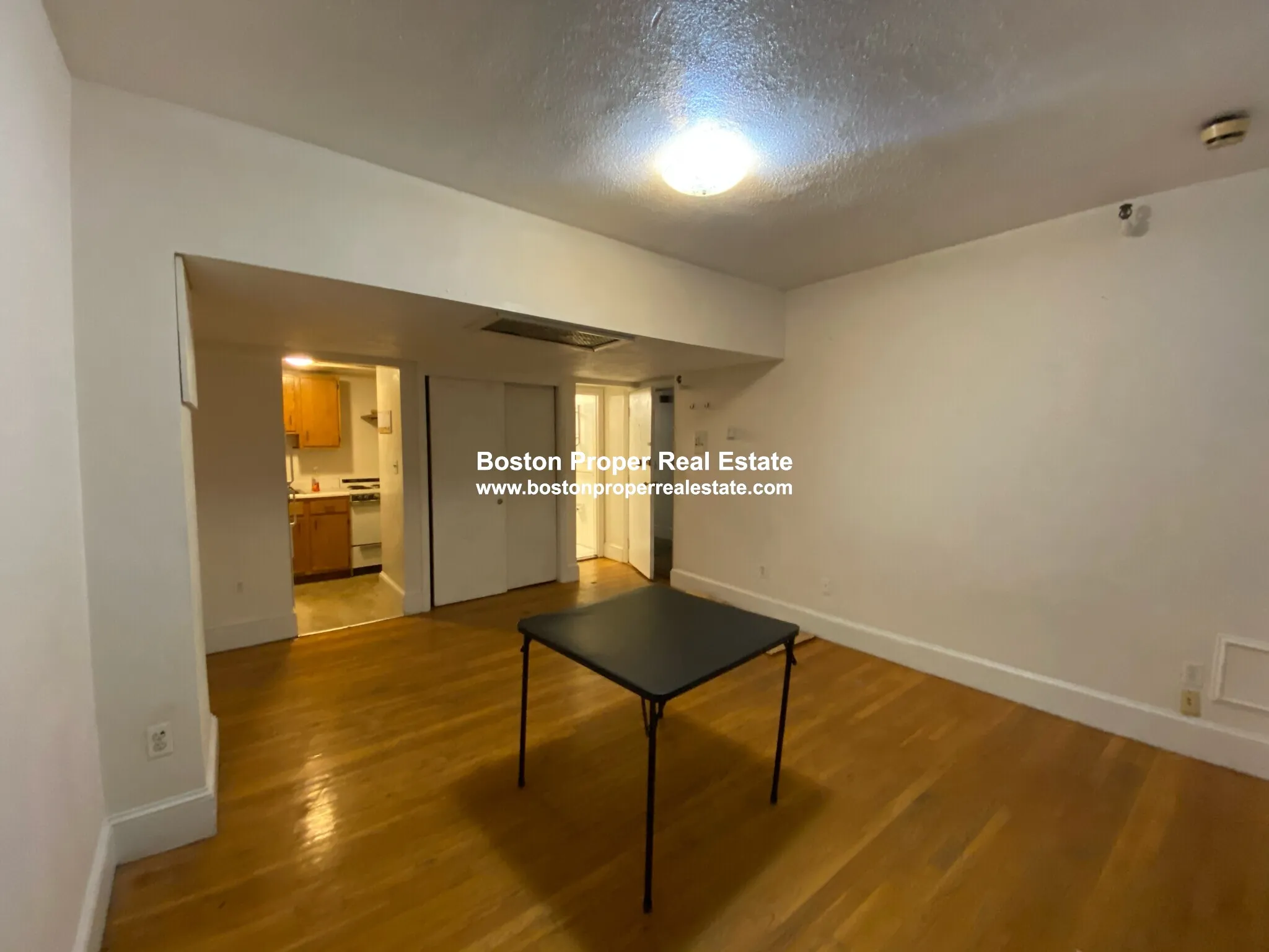 Studio bed, 1 bath apartment for rent at 289 Newbury St Unit 1, Back Bay — photo 3 of 8