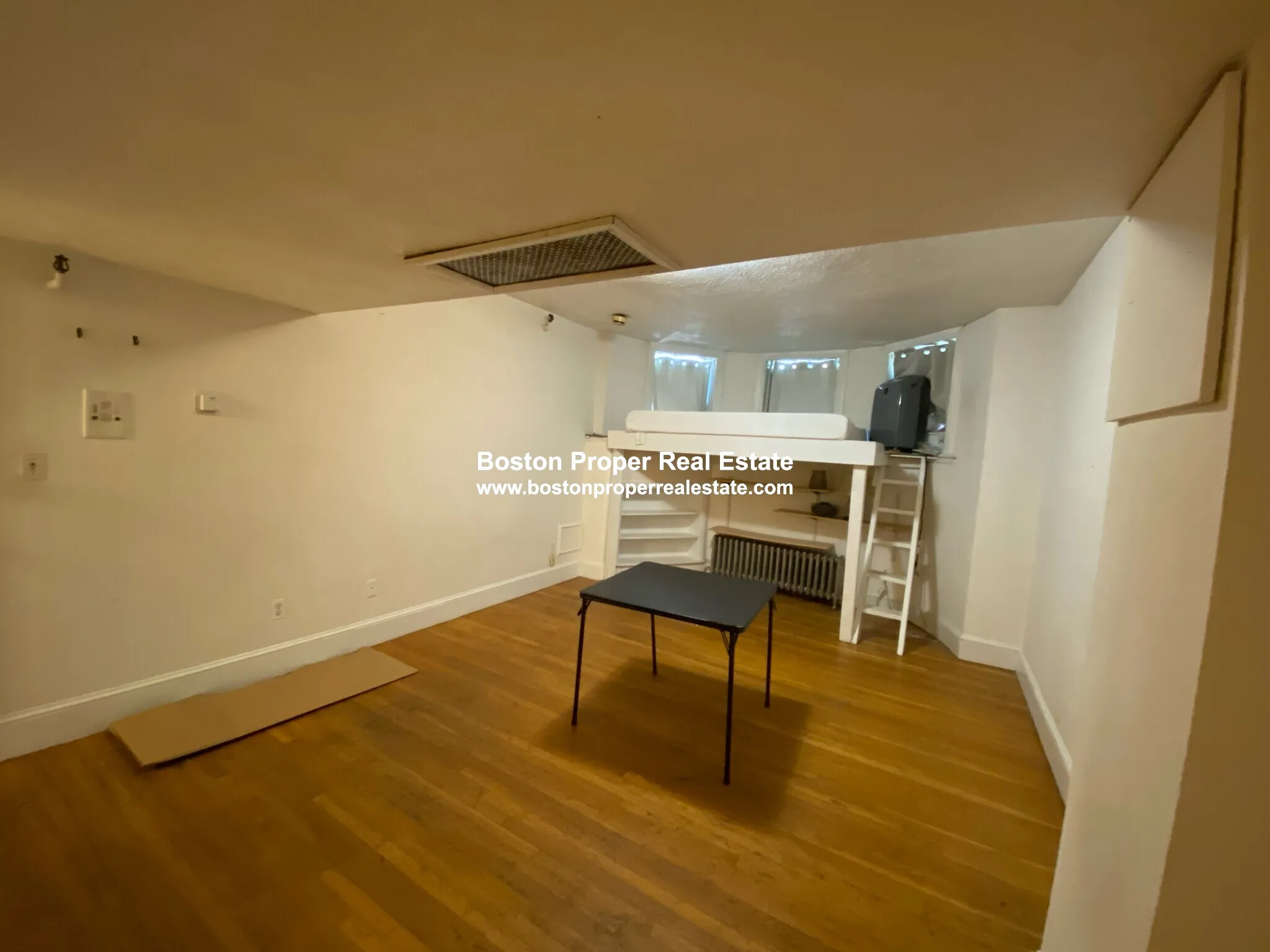 Studio bed, 1 bath apartment for rent at 289 Newbury St Unit 1, Back Bay — photo 2 of 8