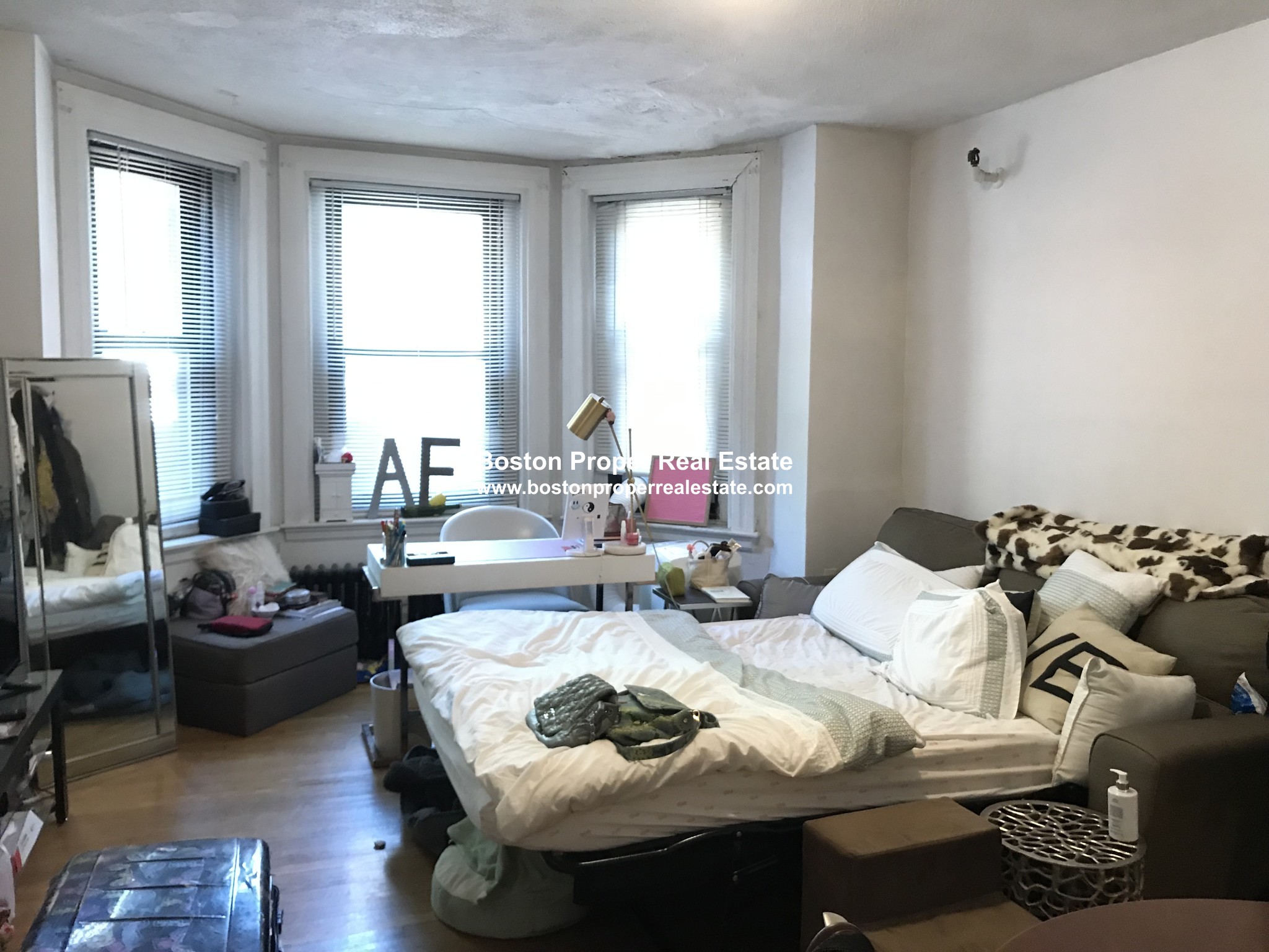 Studio bed, 1 bath apartment for rent at 289 Newbury St Unit 2, Back Bay — photo 1 of 7
