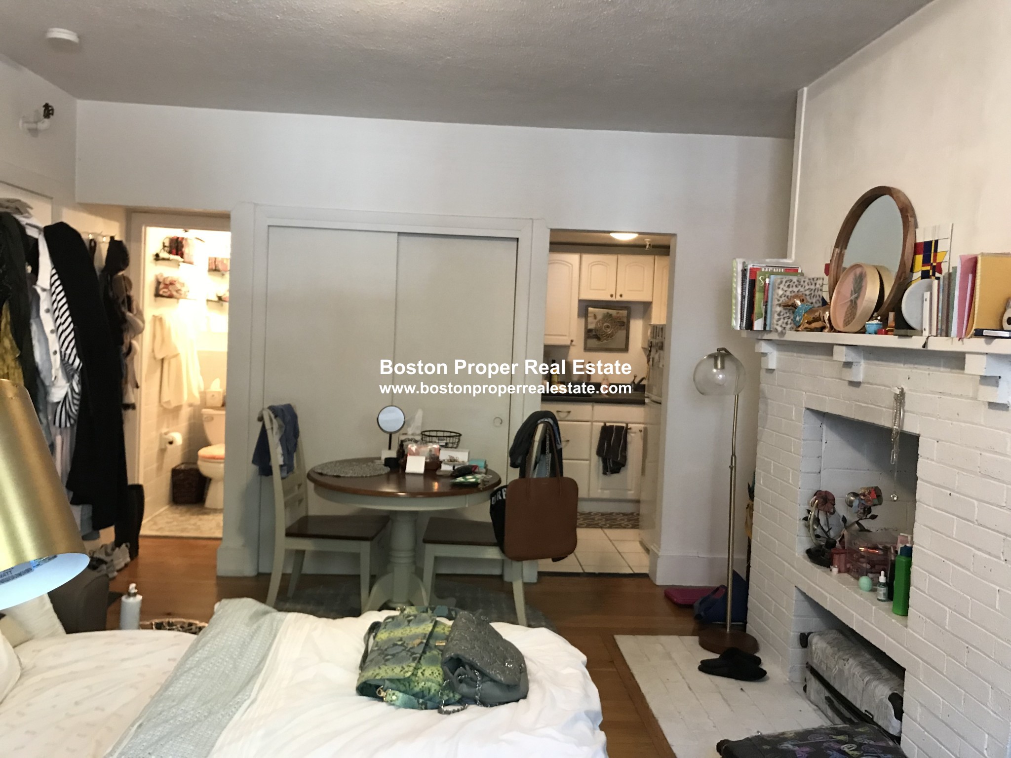 Studio bed, 1 bath apartment for rent at 289 Newbury St Unit 2, Back Bay — photo 4 of 7