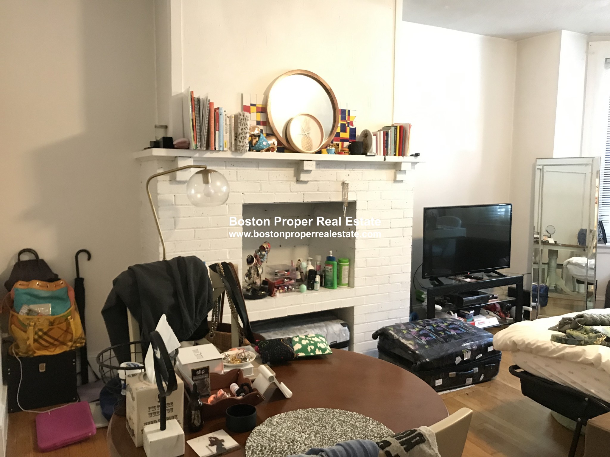 Studio bed, 1 bath apartment for rent at 289 Newbury St Unit 2, Back Bay — photo 3 of 7