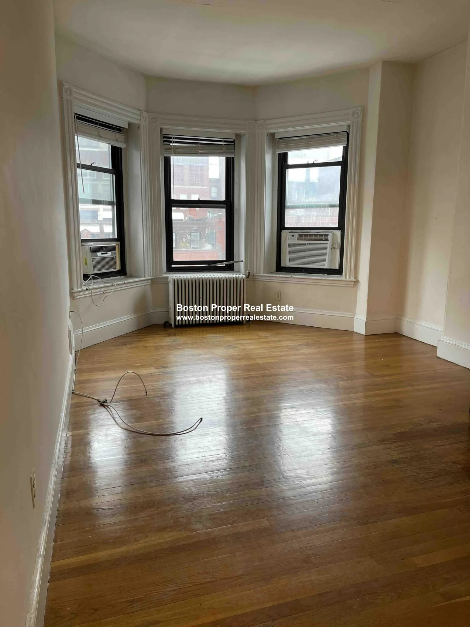 1 bed, 1 bath apartment for rent at 289 Newbury St Unit 9, Back Bay — photo 1 of 10