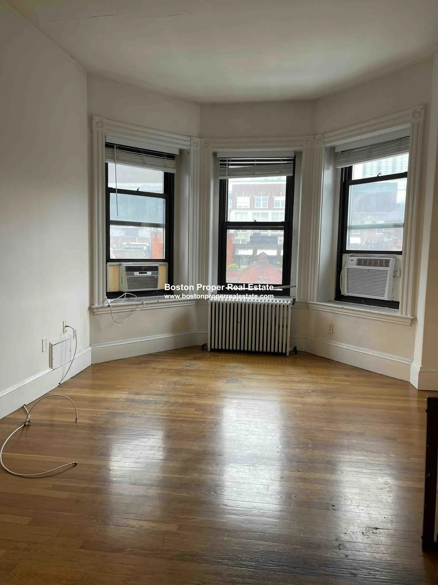 1 bed, 1 bath apartment for rent at 289 Newbury St Unit 9, Back Bay — photo 2 of 10