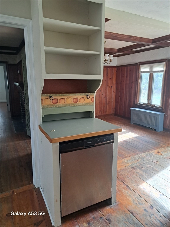 2 bed, 1 bath apartment for rent at 289 Richards Ave, Paxton — photo 6 of 26