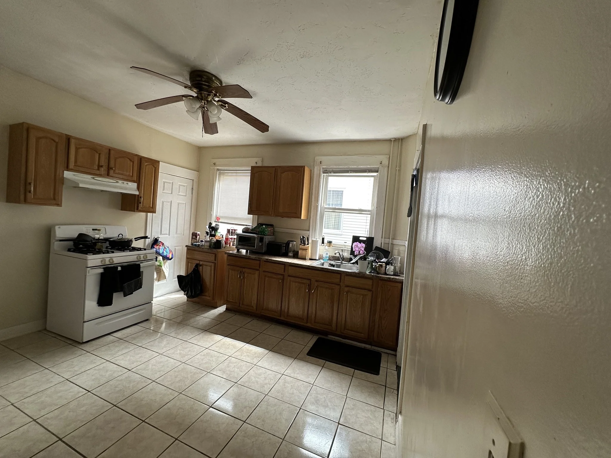 2 bed, 1 bath apartment for rent at 289 Thacher St Unit 1, Milton — photo 6 of 11