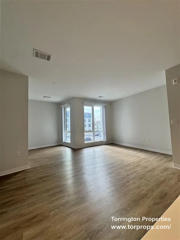 1 split bed, 1 bath apartment for rent at 289 Walk Hill St Unit 306, Roslindale — photo 19 of 29