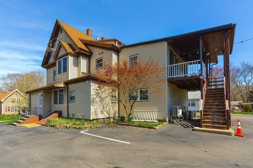 2 bed, 1 bath apartment for rent at 289 Walnut St Unit 1, Stoughton — photo 23 of 24