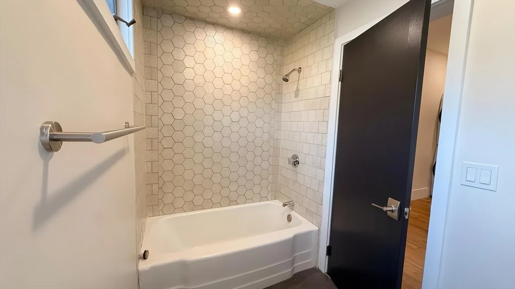2 bed, 1 bath apartment for rent at 289 Walnut St Unit 1, Stoughton — photo 14 of 24