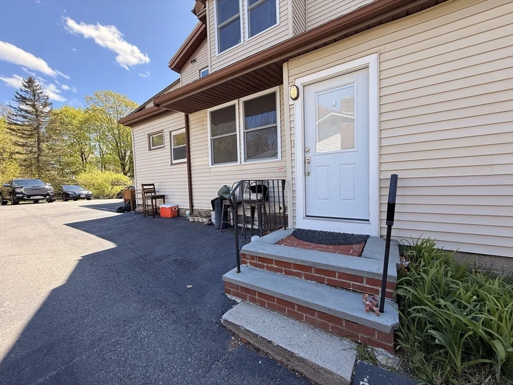 2 bed, 1 bath apartment for rent at 289 Walnut St Unit 1, Stoughton — photo 10 of 15