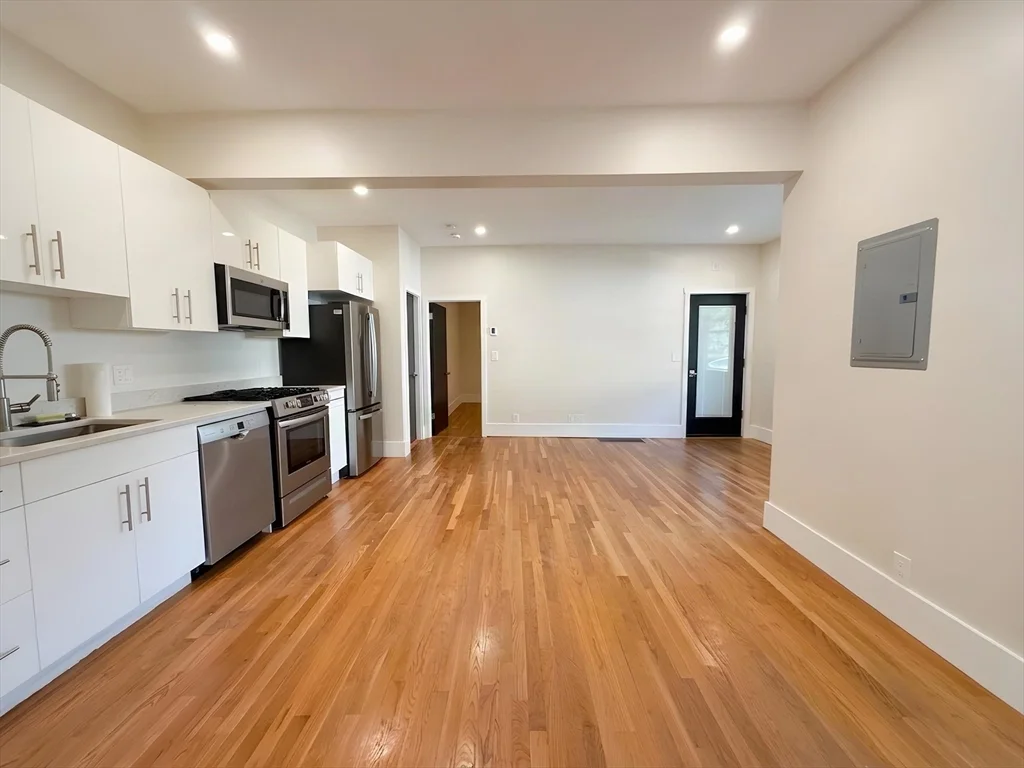 2 bed, 1 bath apartment for rent at 289 Walnut St Unit 1, Stoughton — photo 9 of 24