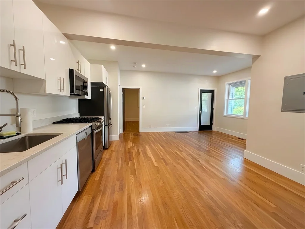 2 bed, 1 bath apartment for rent at 289 Walnut St Unit 1, Stoughton — photo 11 of 24
