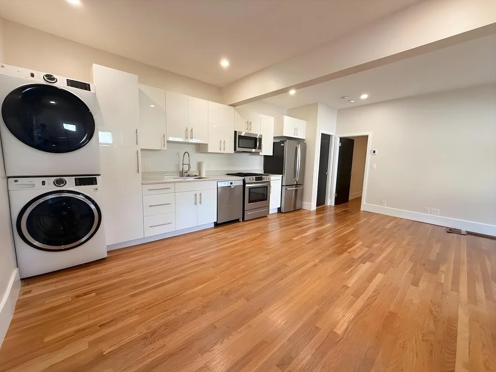 2 bed, 1 bath apartment for rent at 289 Walnut St Unit 1, Stoughton — photo 3 of 24