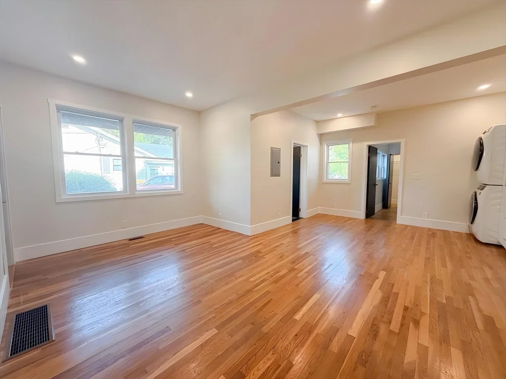 2 bed, 1 bath apartment for rent at 289 Walnut St Unit 1, Stoughton — photo 6 of 24