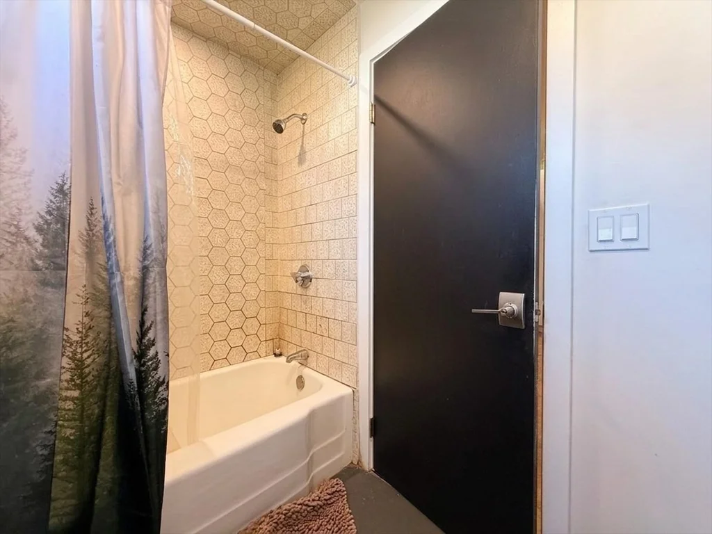 2 bed, 1 bath apartment for rent at 289 Walnut St Unit 1, Stoughton — photo 7 of 15