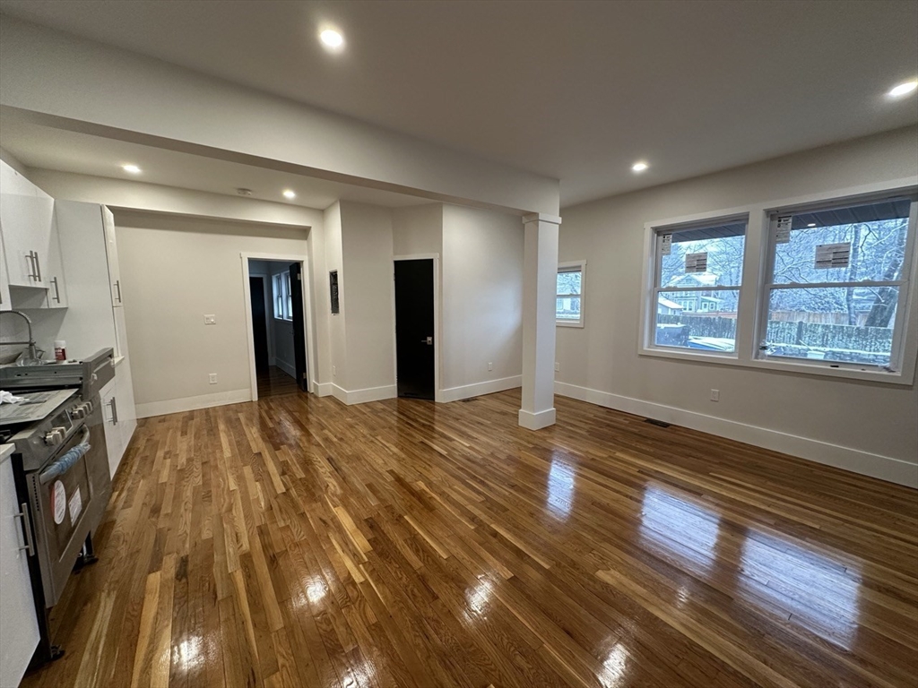 2 bed, 1 bath apartment for rent at 289 Walnut Stoughton Unit 1, Stoughton — photo 1 of 9