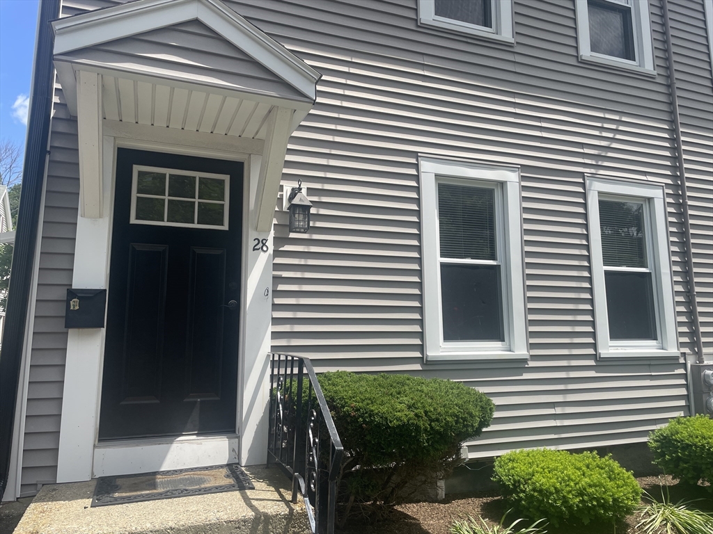 2 bed, 1 bath apartment for rent at 28A Hall Pl Unit 28A, Quincy — photo 1 of 13