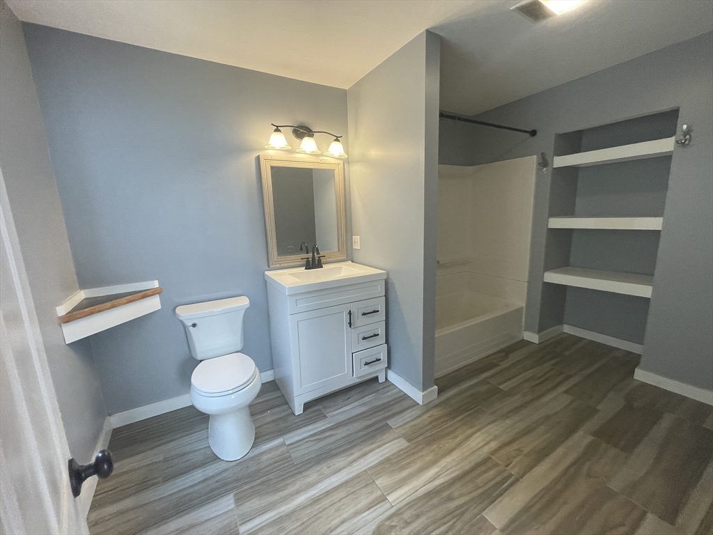 2 bed, 1 bath apartment for rent at 28A Hall Pl Unit 28A, Quincy — photo 10 of 13