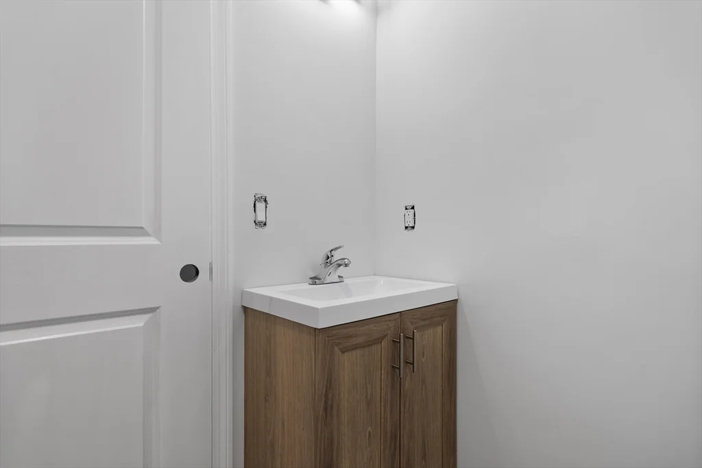 3 bed, 1 bath apartment for rent at 28A Story St Unit 2, South Boston — photo 13 of 16