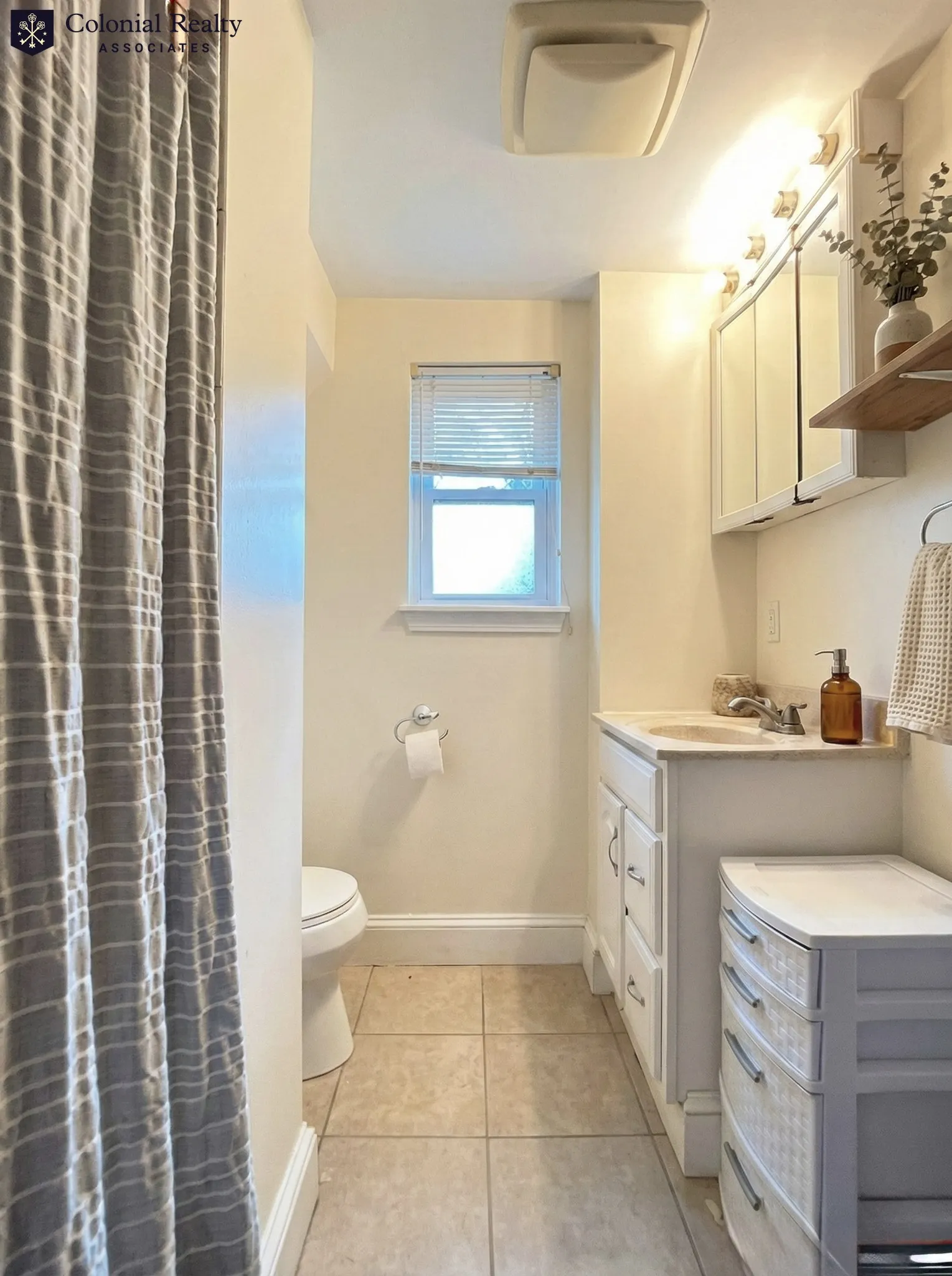 4 bed, 1 bath apartment for rent at 28R Cherry St Unit 01, Spring Hill — photo 6 of 9