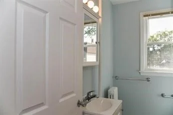 3 bed, 1 bath apartment for rent at 29-29A West Wyoming Ave Unit 2, Melrose — photo 15 of 16