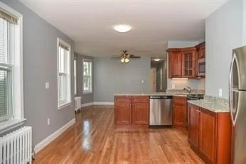 3 bed, 1 bath apartment for rent at 29-29A West Wyoming Ave Unit 2, Melrose — photo 2 of 16