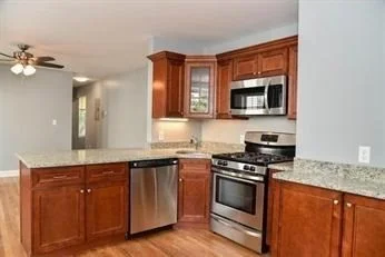 3 bed, 1 bath apartment for rent at 29-29A West Wyoming Ave Unit 2, Melrose — photo 3 of 16
