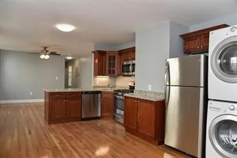 3 bed, 1 bath apartment for rent at 29-29A West Wyoming Ave Unit 2, Melrose — photo 4 of 16