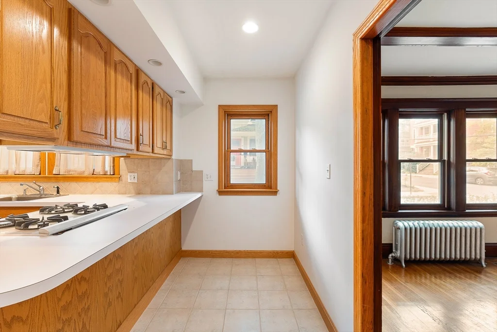 2 bed, 1 bath apartment for rent at 29-31 Chatham St Unit 1, Harvard Square — photo 16 of 21