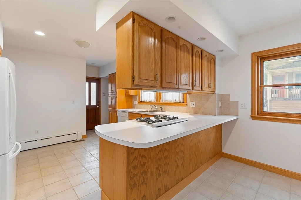 2 bed, 1 bath apartment for rent at 29-31 Chatham St Unit 1, Harvard Square — photo 15 of 21